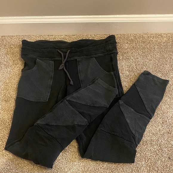 Free People Movement Women's Grey Kyoto Jogger Leggings with Pockets size Medium - Picture 2 of 7